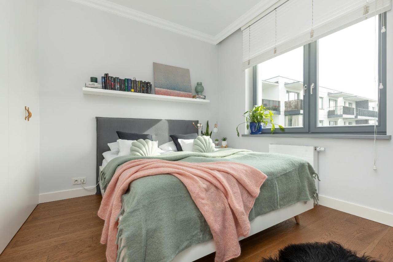Cozy Apartment Gieysztora Wilanow By Noclegi Renters Varşovia Exterior foto