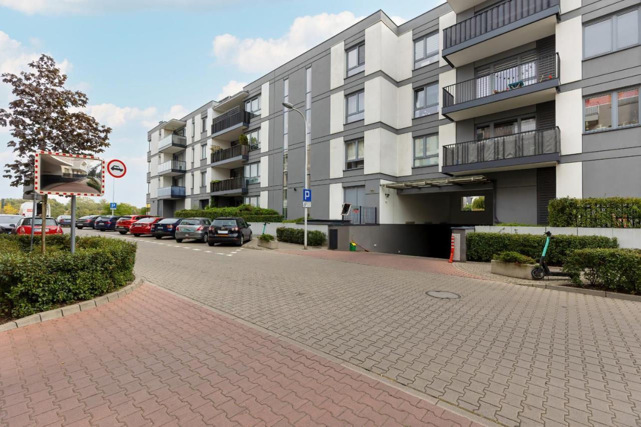 Cozy Apartment Gieysztora Wilanow By Noclegi Renters Varşovia Exterior foto