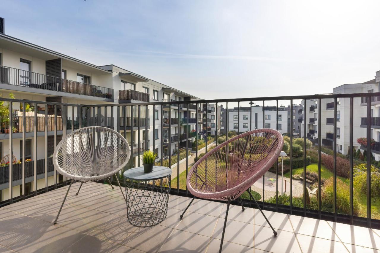 Cozy Apartment Gieysztora Wilanow By Noclegi Renters Varşovia Exterior foto