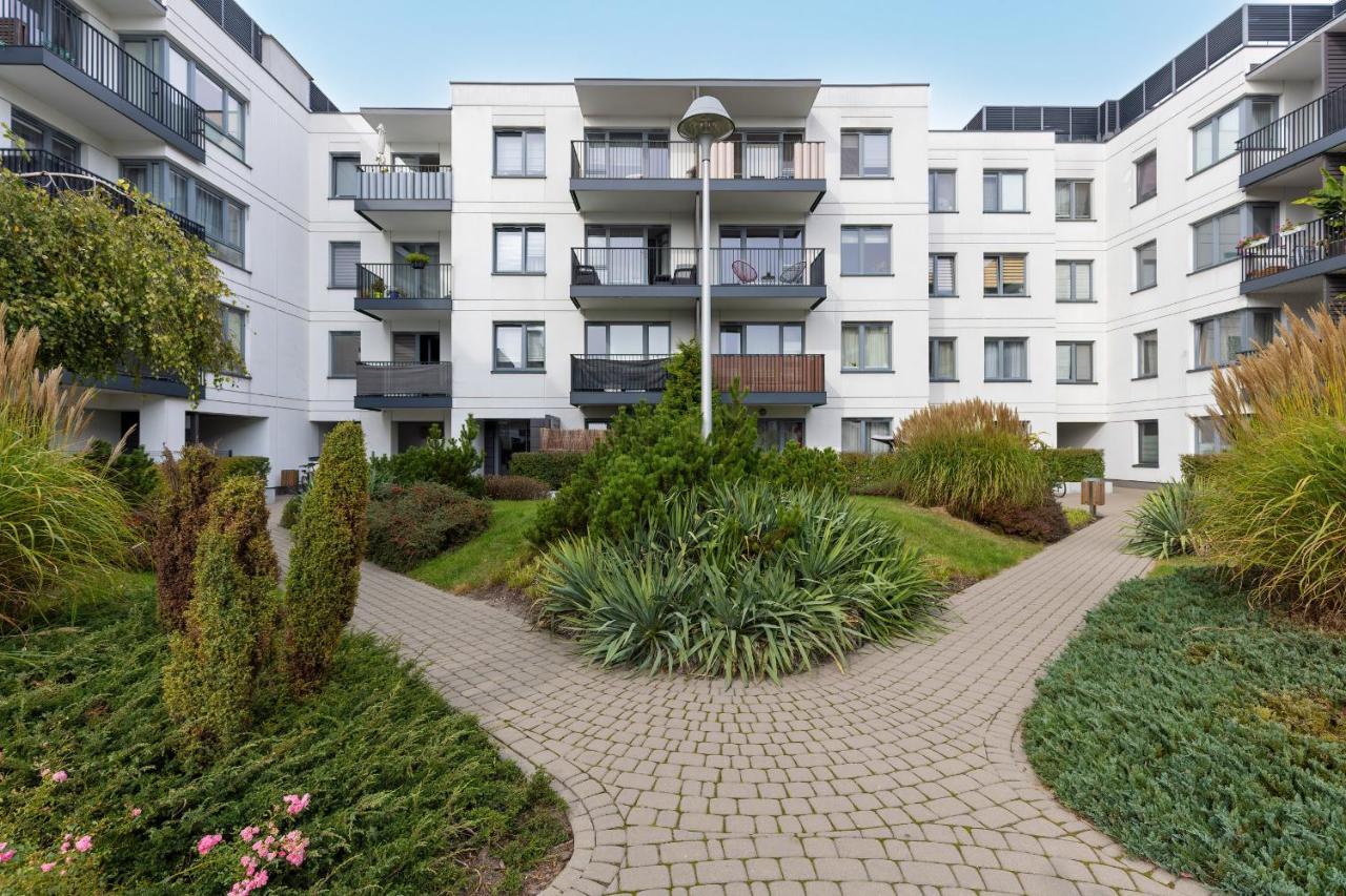 Cozy Apartment Gieysztora Wilanow By Noclegi Renters Varşovia Exterior foto