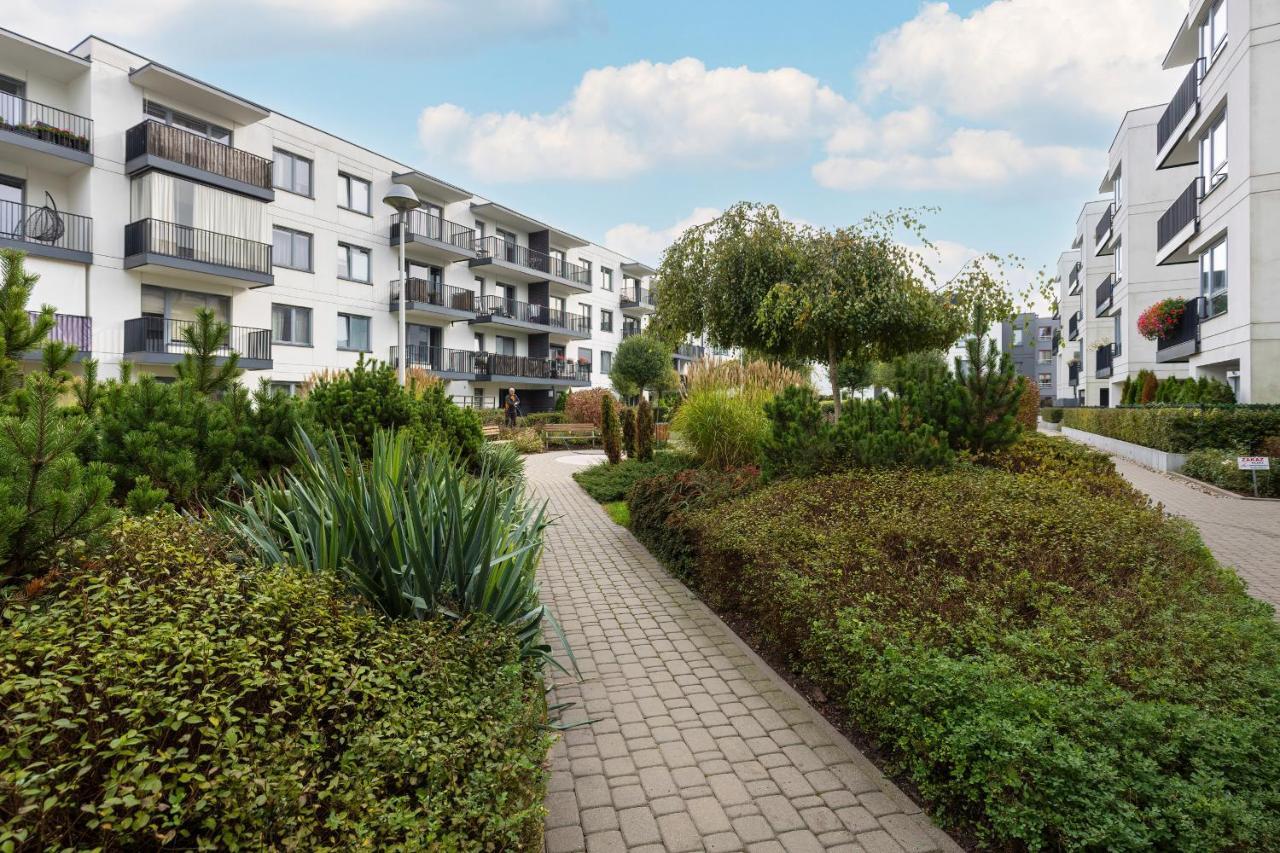 Cozy Apartment Gieysztora Wilanow By Noclegi Renters Varşovia Exterior foto