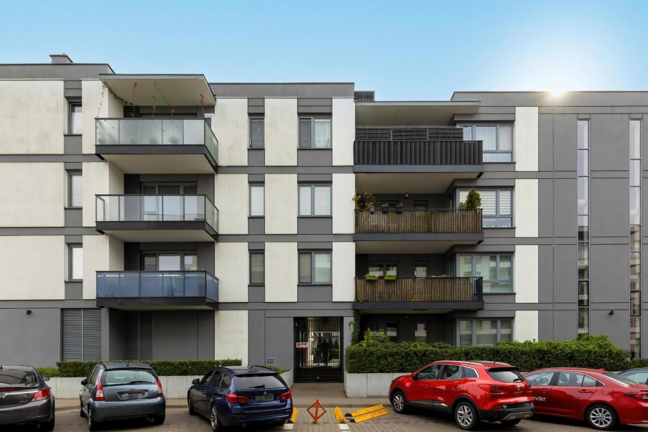 Cozy Apartment Gieysztora Wilanow By Noclegi Renters Varşovia Exterior foto